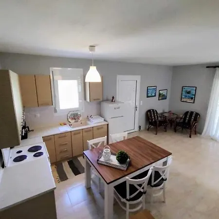 Kerasies Apartamento Karianí